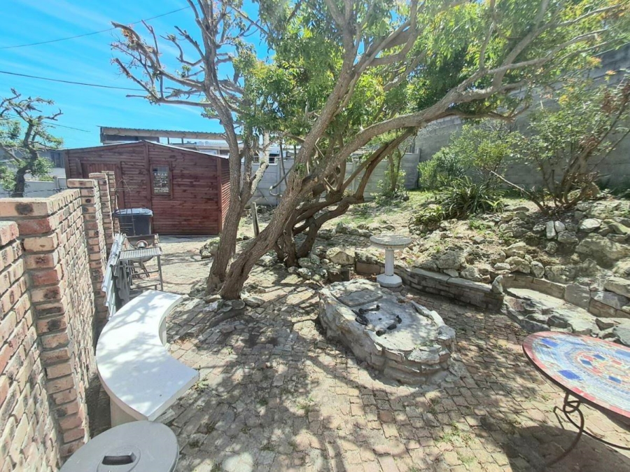 4 Bedroom Property for Sale in De Kelders Western Cape